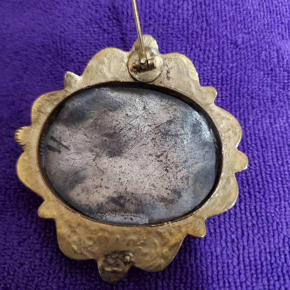 Vintage Cameo Pin - Picture 4 of 8